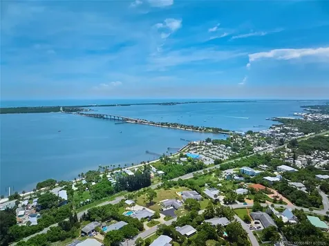4133 NE Skyline Drive Jensen Beach FL 34957