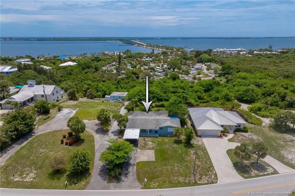 3879 NE Skyline Drive Jensen Beach FL 34957