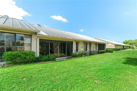 7711 SE Sugar Sand Circle Hobe Sound FL 33455