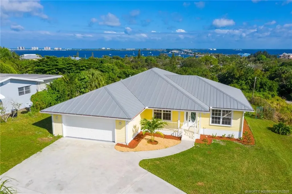 3869 NE Skyline Drive Jensen Beach FL 34957