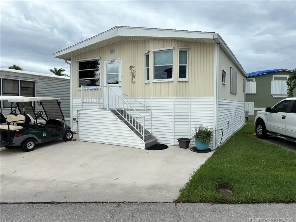 918 Nettles Boulevard Jensen Beach FL 34957