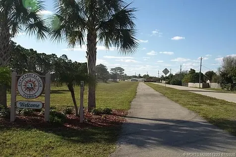 1656 SE Durango Street Port St Lucie FL 34952