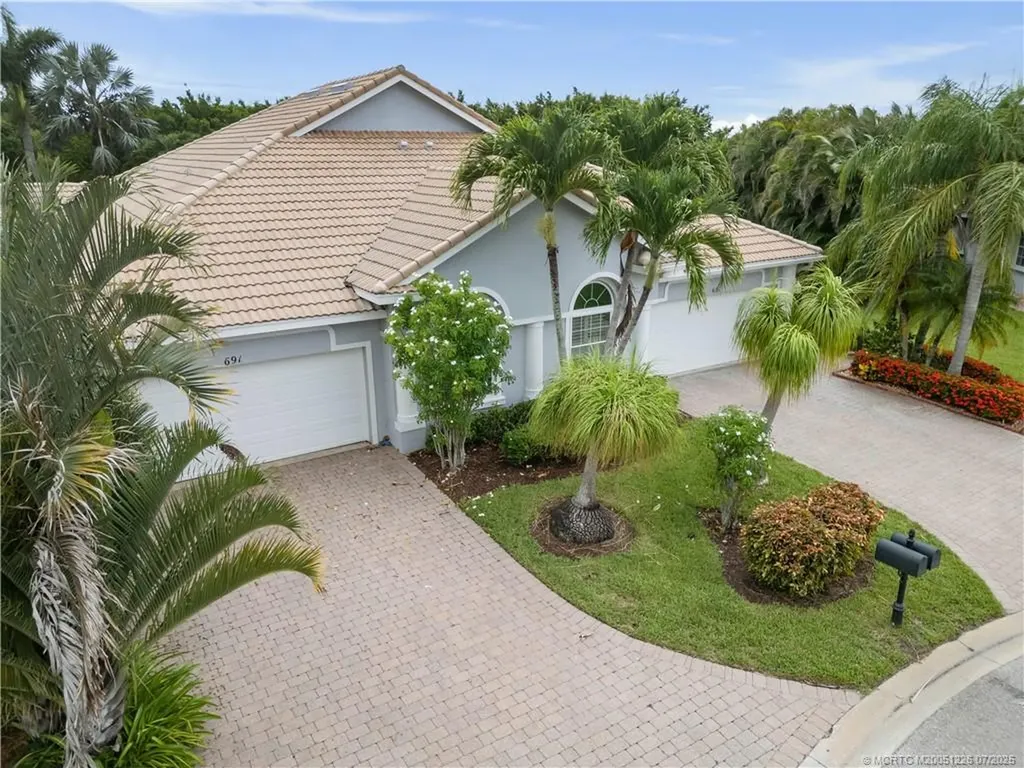 681 NW Red Pine Way Jensen Beach FL 34957