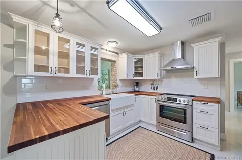 4245 NE Sunset Drive Jensen Beach FL 34957