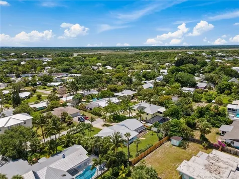 4245 NE Sunset Drive Jensen Beach FL 34957