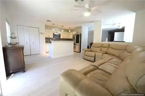 324 SE Bloxham Way Stuart FL 34997