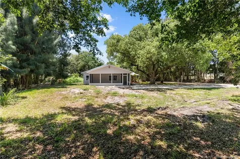 2735 6th Street Vero Beach FL 32968