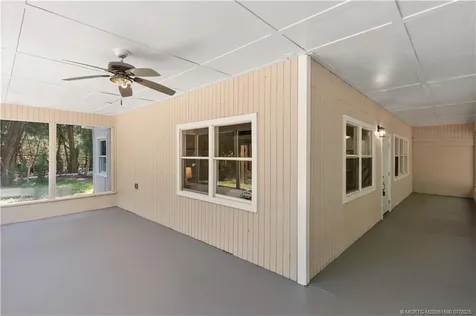 2735 6th Street Vero Beach FL 32968