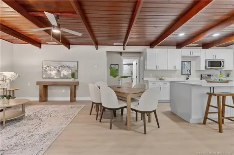 2735 6th Street Vero Beach FL 32968
