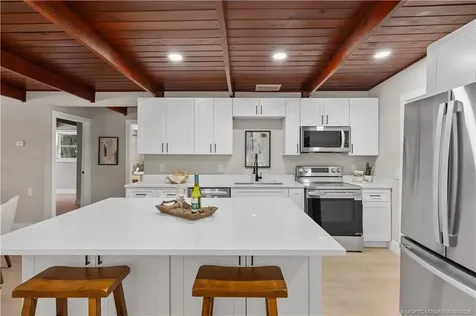 2735 6th Street Vero Beach FL 32968
