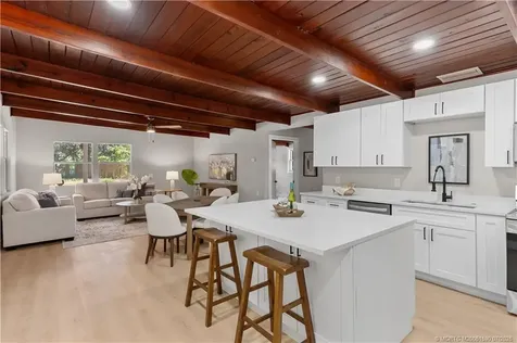 2735 6th Street Vero Beach FL 32968