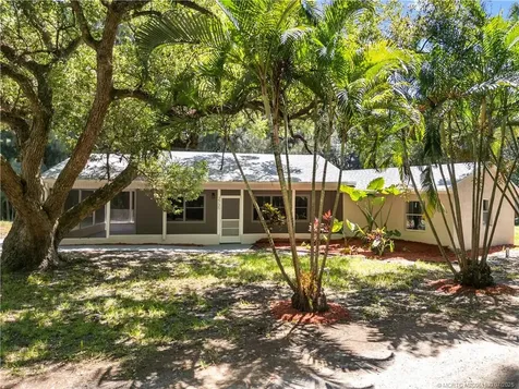 2735 6th Street Vero Beach FL 32968