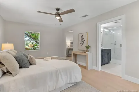 2735 6th Street Vero Beach FL 32968