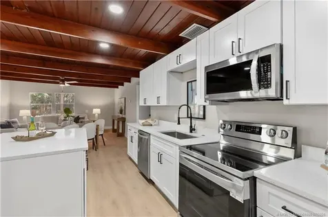 2735 6th Street Vero Beach FL 32968