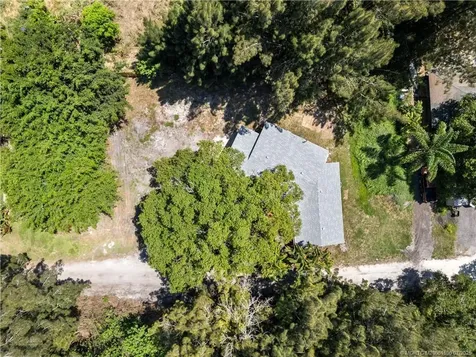 2735 6th Street Vero Beach FL 32968