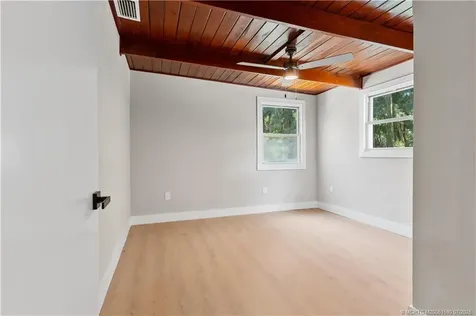 2735 6th Street Vero Beach FL 32968