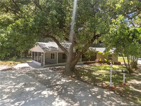 2735 6th Street Vero Beach FL 32968