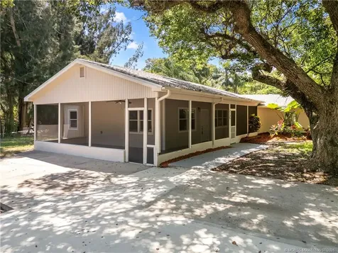 2735 6th Street Vero Beach FL 32968