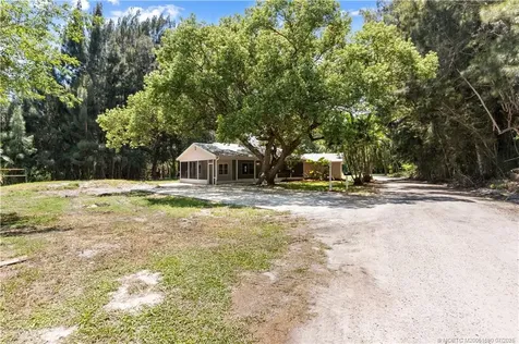 2735 6th Street Vero Beach FL 32968