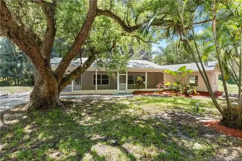 2735 6th Street Vero Beach FL 32968