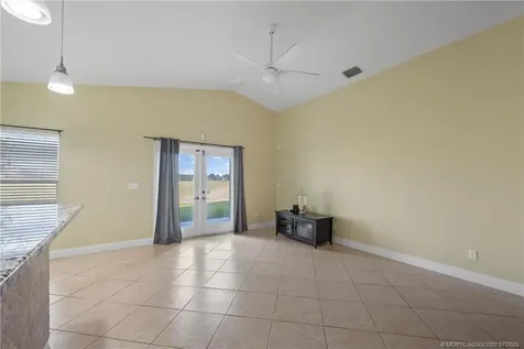 832 NW Greenwich Court Port St Lucie FL 34983