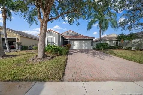 832 NW Greenwich Court Port St Lucie FL 34983