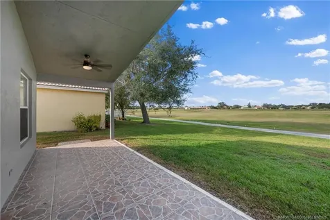 832 NW Greenwich Court Port St Lucie FL 34983