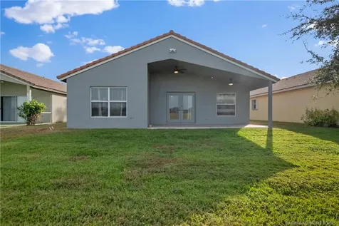 832 NW Greenwich Court Port St Lucie FL 34983