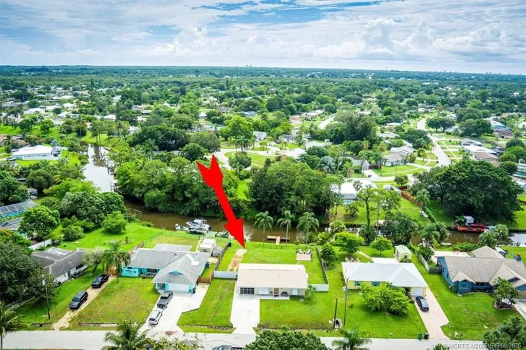 465 NE Midvale Street Port St Lucie FL 34983