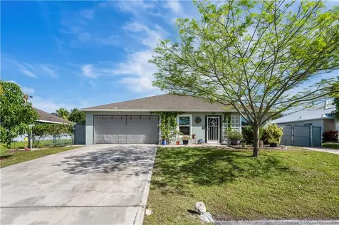 962 SW Mcelroy Avenue Port St Lucie FL 34953