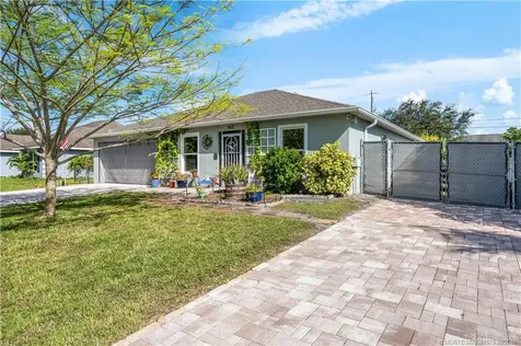962 SW Mcelroy Avenue Port St Lucie FL 34953