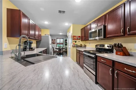 962 SW Mcelroy Avenue Port St Lucie FL 34953