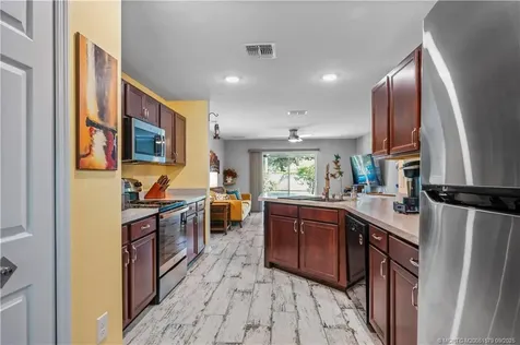 962 SW Mcelroy Avenue Port St Lucie FL 34953