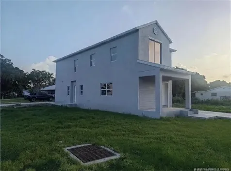 2565 SE Bonita Street Stuart FL 34997