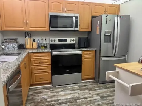 6941 SE Constitution Boulevard Hobe Sound FL 33455