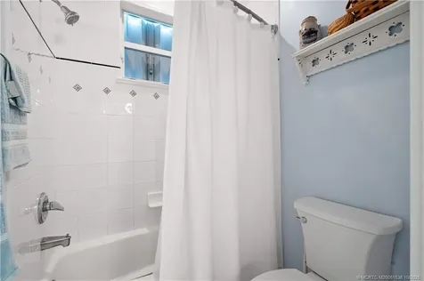 4 Lantana Lane Sewalls Point FL 34996