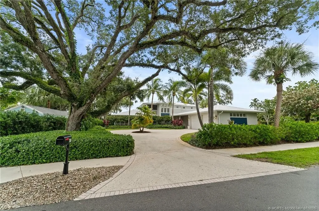 700 SW Saint Lucie Crescent Stuart FL 34994