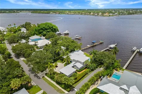 700 SW Saint Lucie Crescent Stuart FL 34994