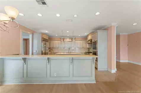 700 SW Saint Lucie Crescent Stuart FL 34994