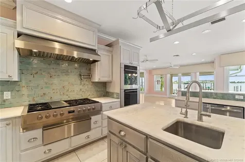 700 SW Saint Lucie Crescent Stuart FL 34994