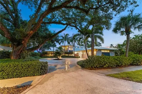 700 SW Saint Lucie Crescent Stuart FL 34994