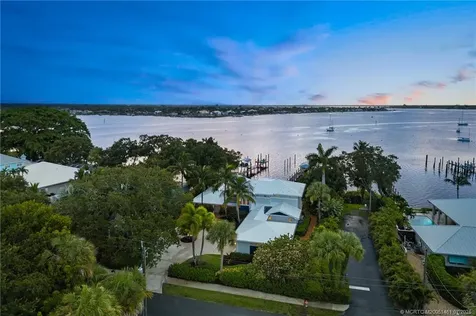 700 SW Saint Lucie Crescent Stuart FL 34994