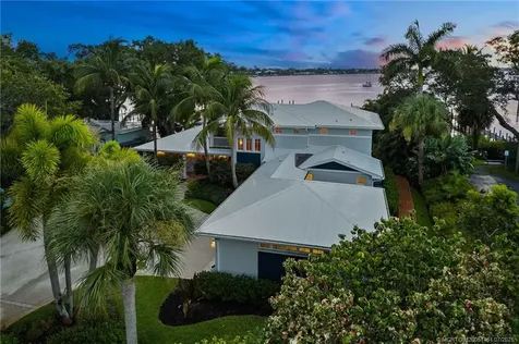 700 SW Saint Lucie Crescent Stuart FL 34994