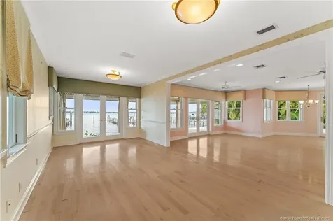 700 SW Saint Lucie Crescent Stuart FL 34994