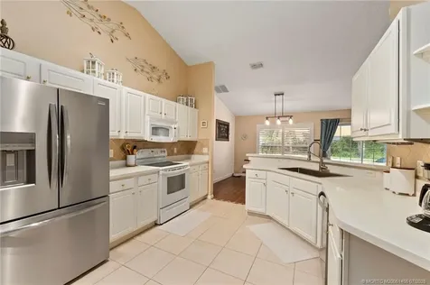 3198 SW Bridge Street Port St Lucie FL 34953