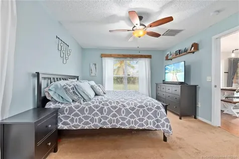 3198 SW Bridge Street Port St Lucie FL 34953