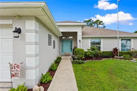 3198 SW Bridge Street Port St Lucie FL 34953