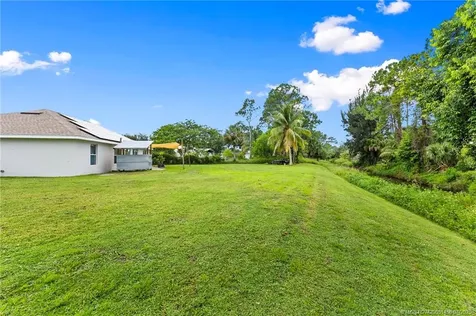 3198 SW Bridge Street Port St Lucie FL 34953