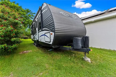 3198 SW Bridge Street Port St Lucie FL 34953