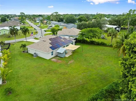 3198 SW Bridge Street Port St Lucie FL 34953